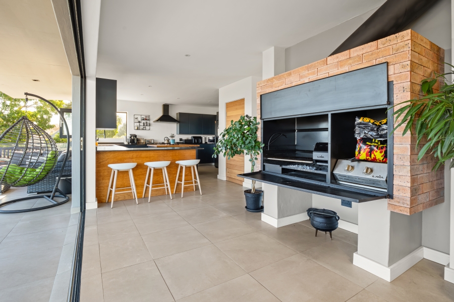 6 Bedroom Property for Sale in Old Place Western Cape